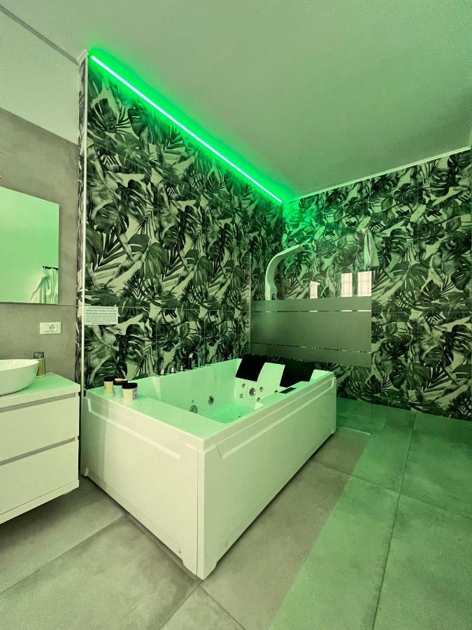 Ca Foscari Harmony Jacuzzi Apartment มิลาน ภายนอก รูปภาพ