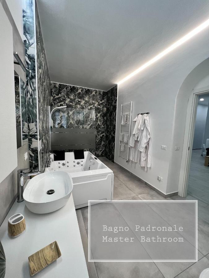 Ca Foscari Harmony Jacuzzi Apartment มิลาน ภายนอก รูปภาพ
